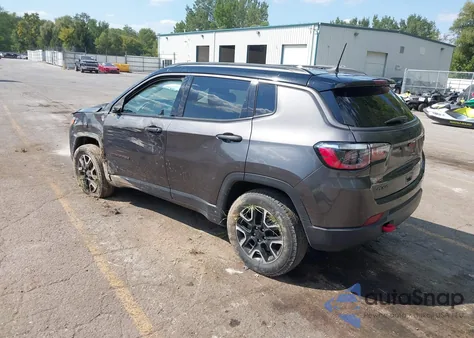 2021 Jeep Compass Trailhawk 4X4 z USA, uszkodzony, nr VIN 3C4NJDDB5MT556478